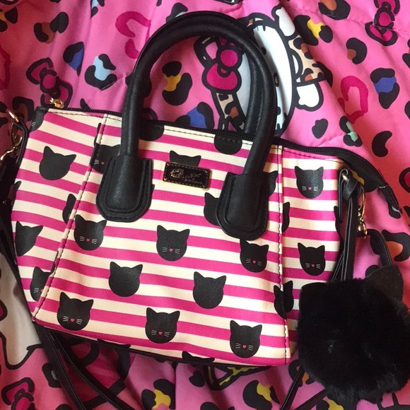 Betsey Johnson Purse 💗🖤 - Picture 1 of 3